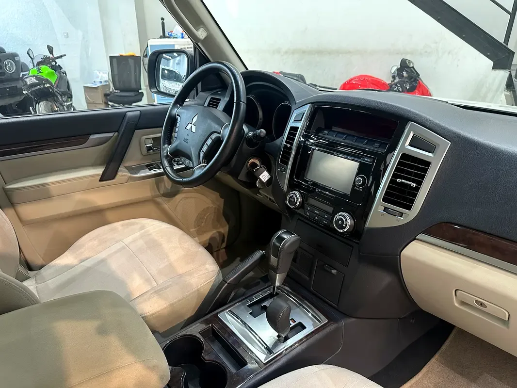 Mitsubishi Pajero 3.5 AT 4WD (189 حصان) - 9