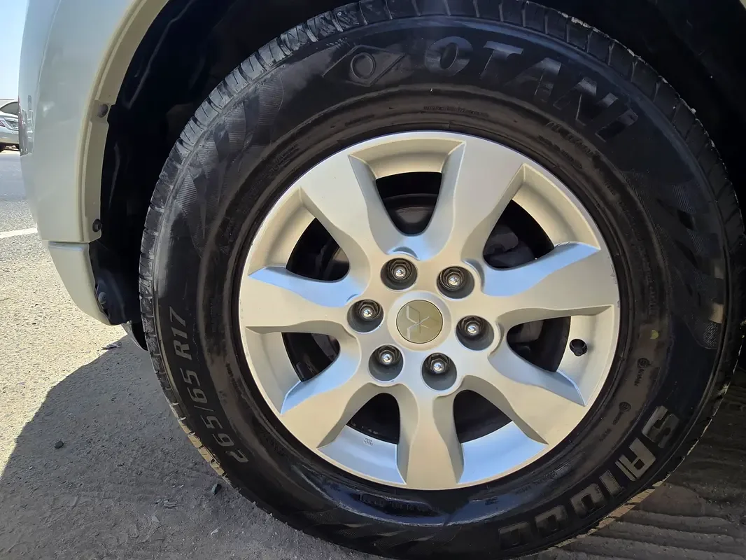 Mitsubishi Pajero 3.5 AT 4WD (189 حصان) - 10