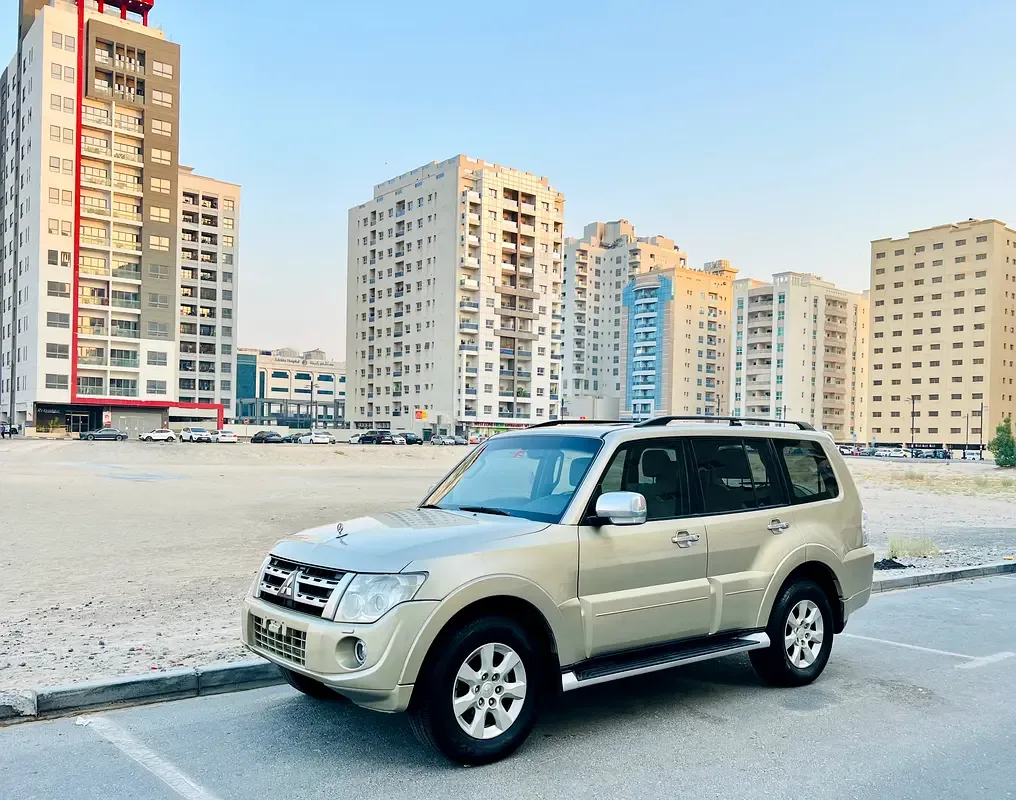 Mitsubishi Pajero 3.5 AT 4WD (189 hp)