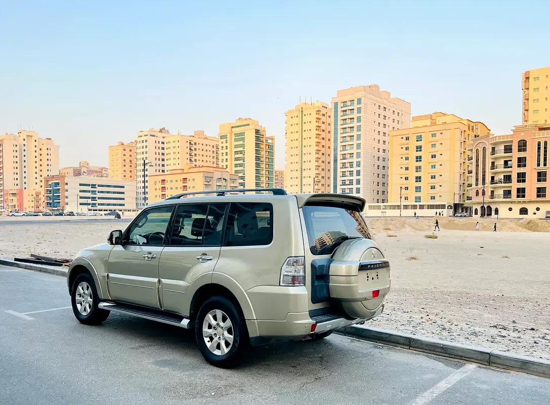 Mitsubishi Pajero 3.5 AT 4WD (189 حصان) - 3