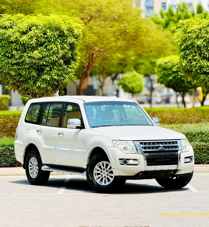 Mitsubishi Pajero 3.8 AT (243 hp)
