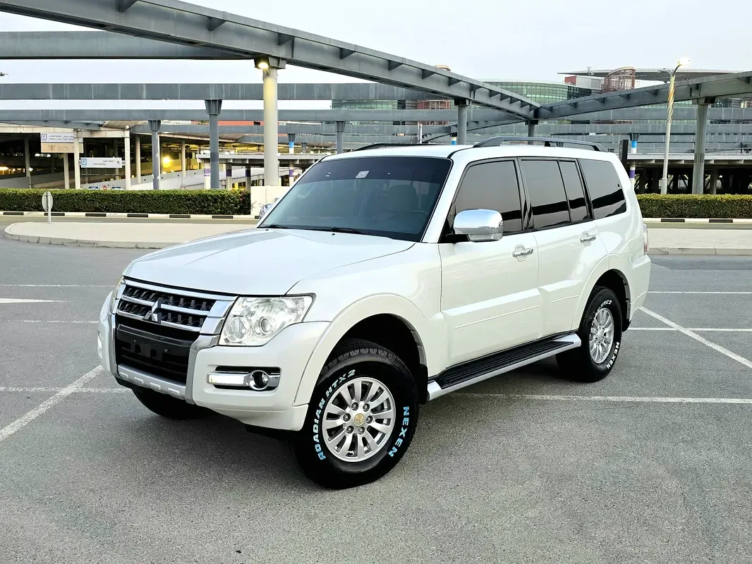 Mitsubishi Pajero 3.8 AT (243 hp)