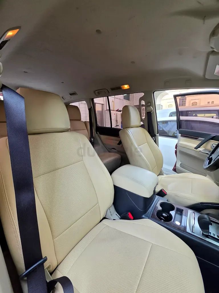 Mitsubishi Pajero 3.8 AT (243 hp)