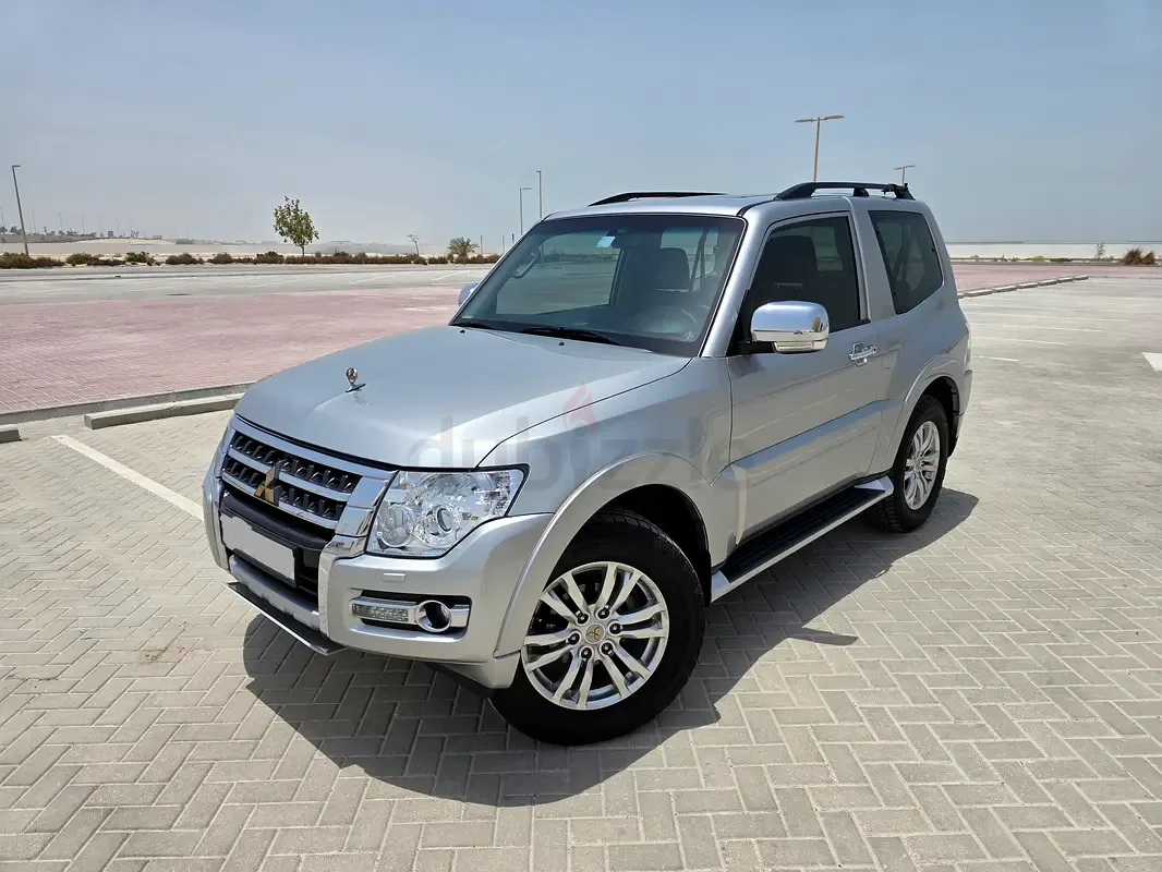 Mitsubishi Pajero 3.8 AT (243 hp)