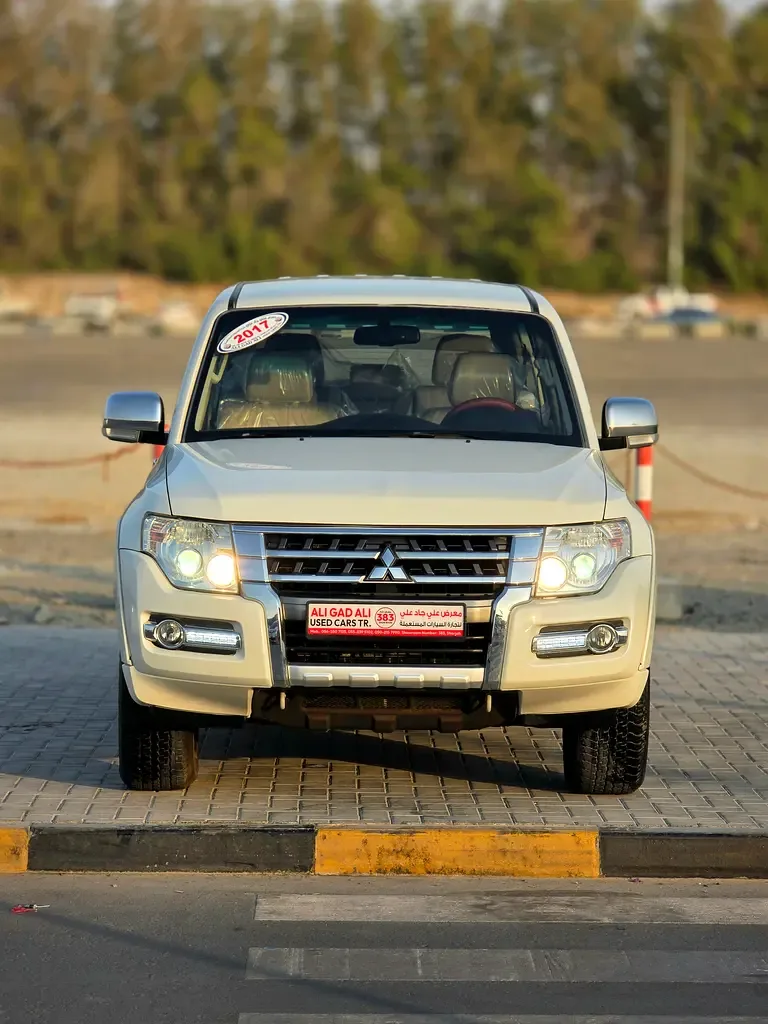 Mitsubishi Pajero 3.8 AT (243 hp)