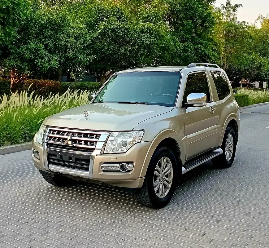 Mitsubishi Pajero 3.8 AT (243 hp)