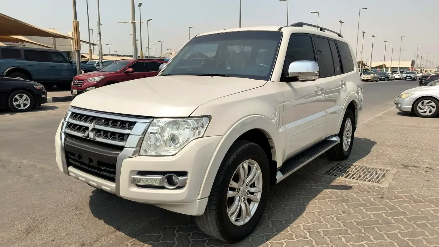Mitsubishi Pajero 3.8 AT (243 hp)