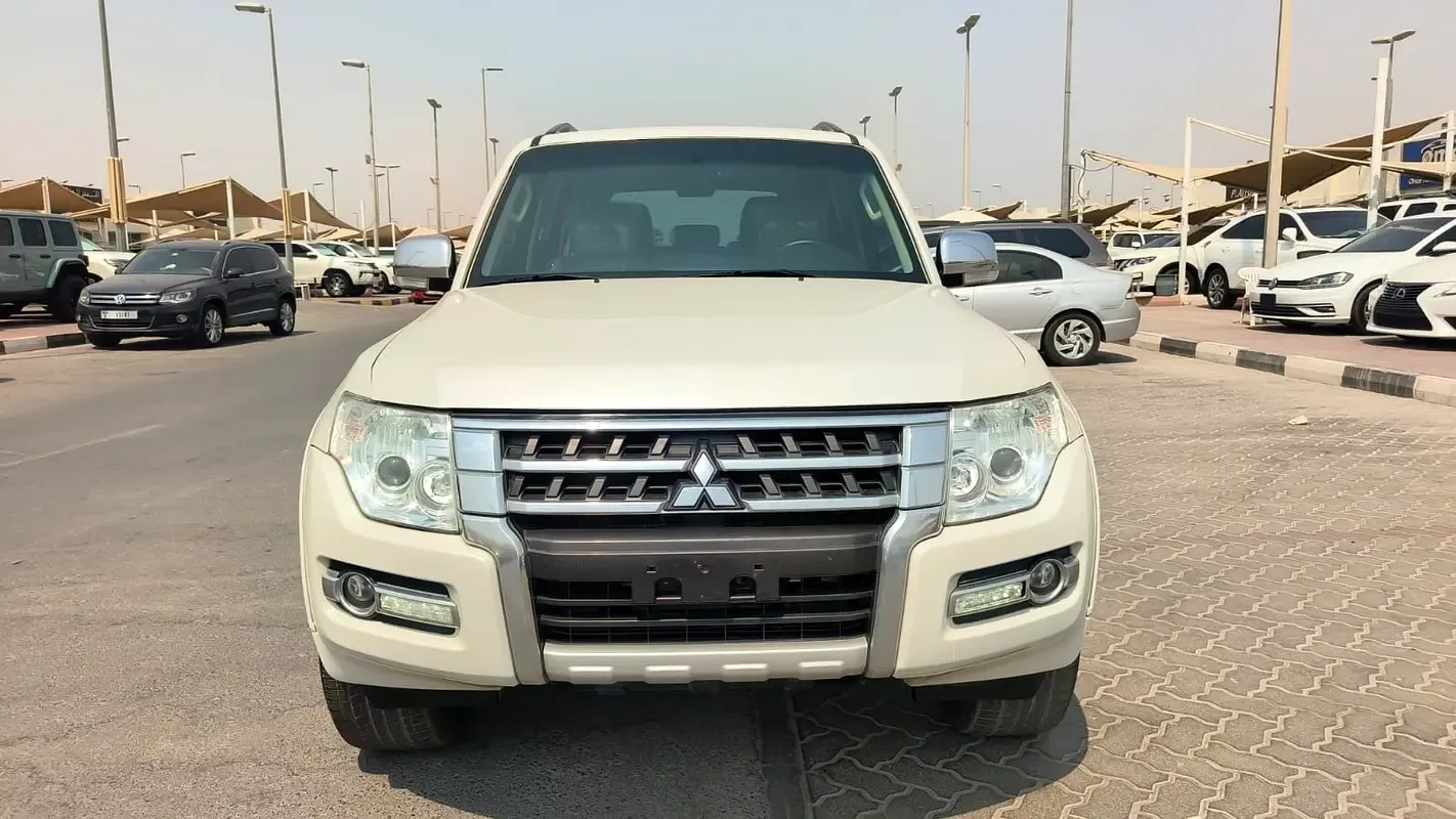 Mitsubishi Pajero 3.8 AT (243 حصان) - 3