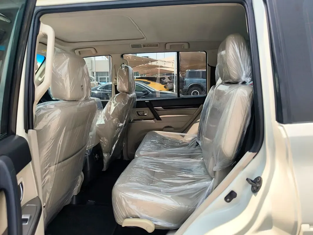 Mitsubishi Pajero 3.8 AT (243 حصان) - 14