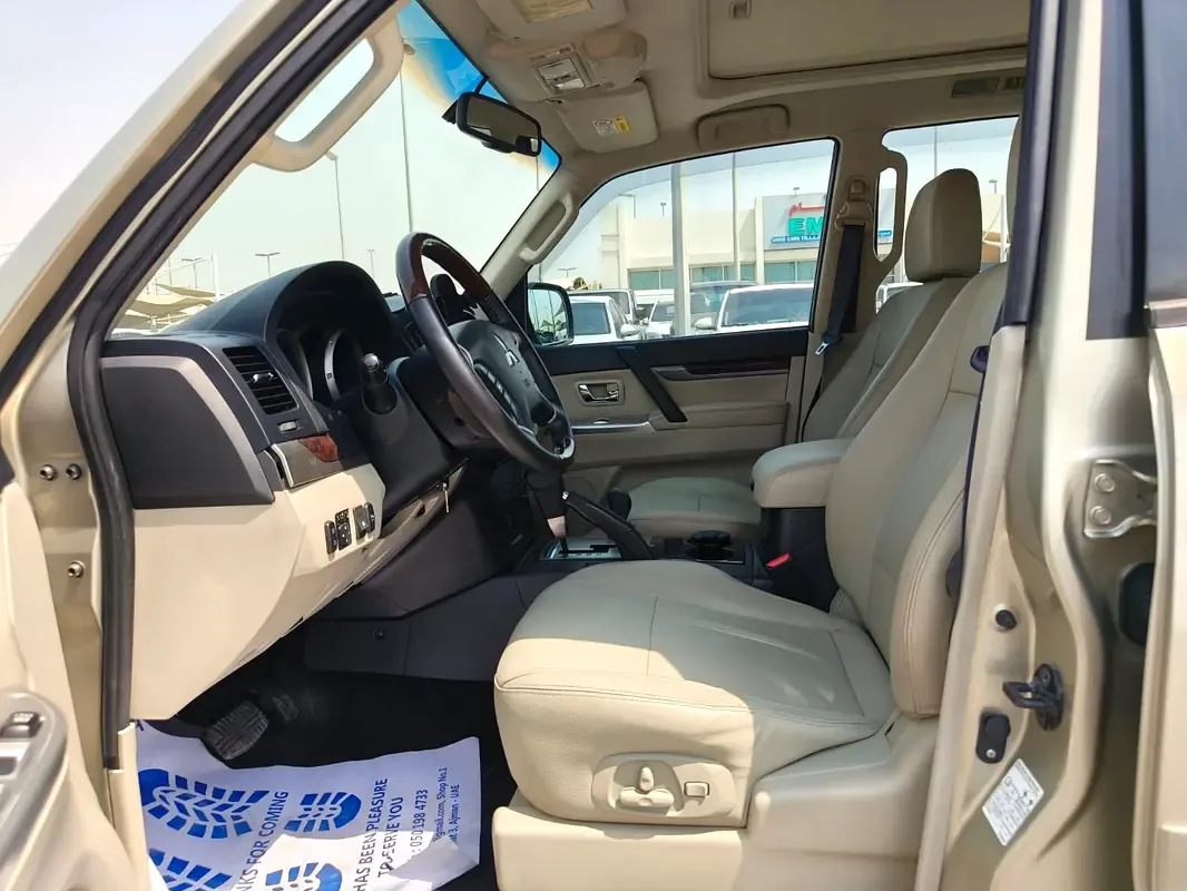 Mitsubishi Pajero 3.8 AT (243 hp) - 12