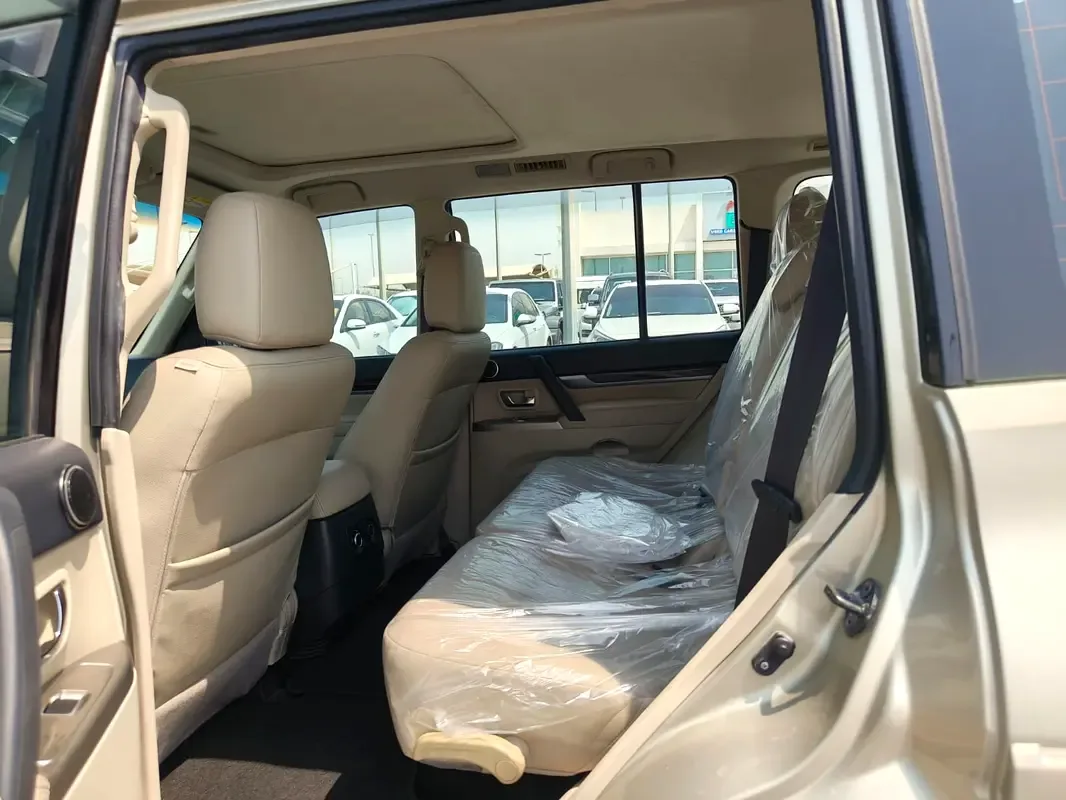 Mitsubishi Pajero 3.8 AT (243 hp) - 13