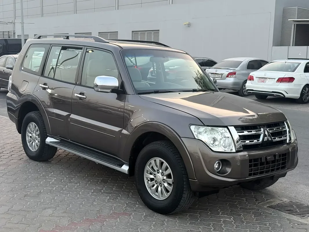 Mitsubishi Pajero 3.8 AT (243 حصان) - 2