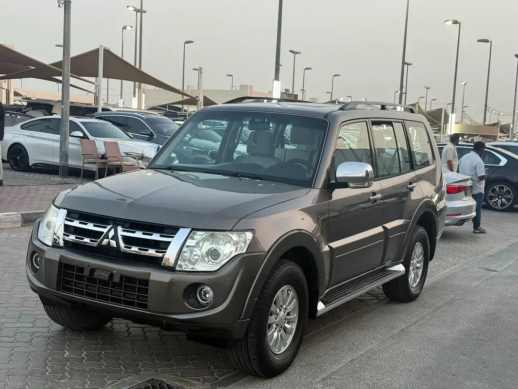 Mitsubishi Pajero 3.8 AT (243 حصان) - 3