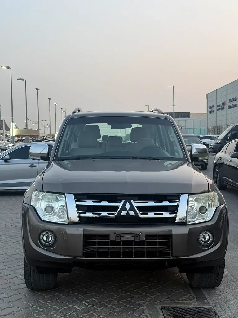 Mitsubishi Pajero 3.8 AT (243 hp)