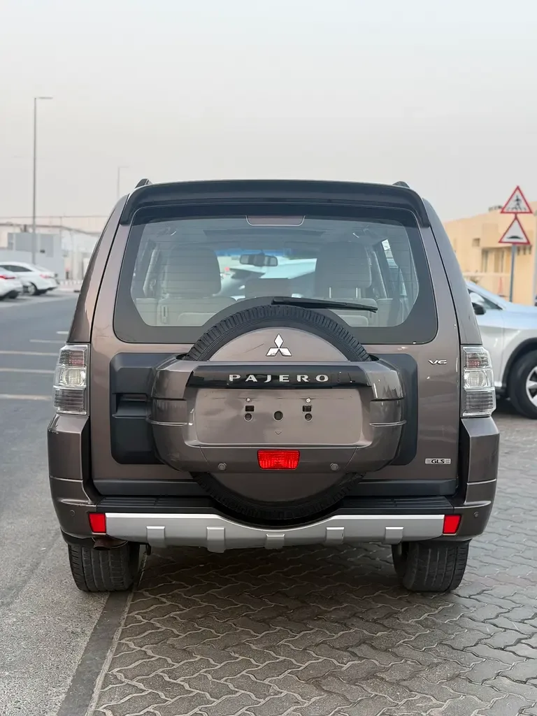 Mitsubishi Pajero 3.8 AT (243 حصان) - 4
