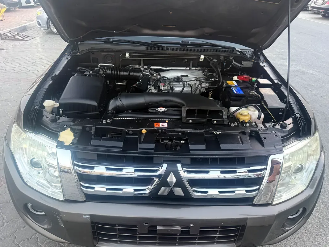 Mitsubishi Pajero 3.8 AT (243 حصان) - 8