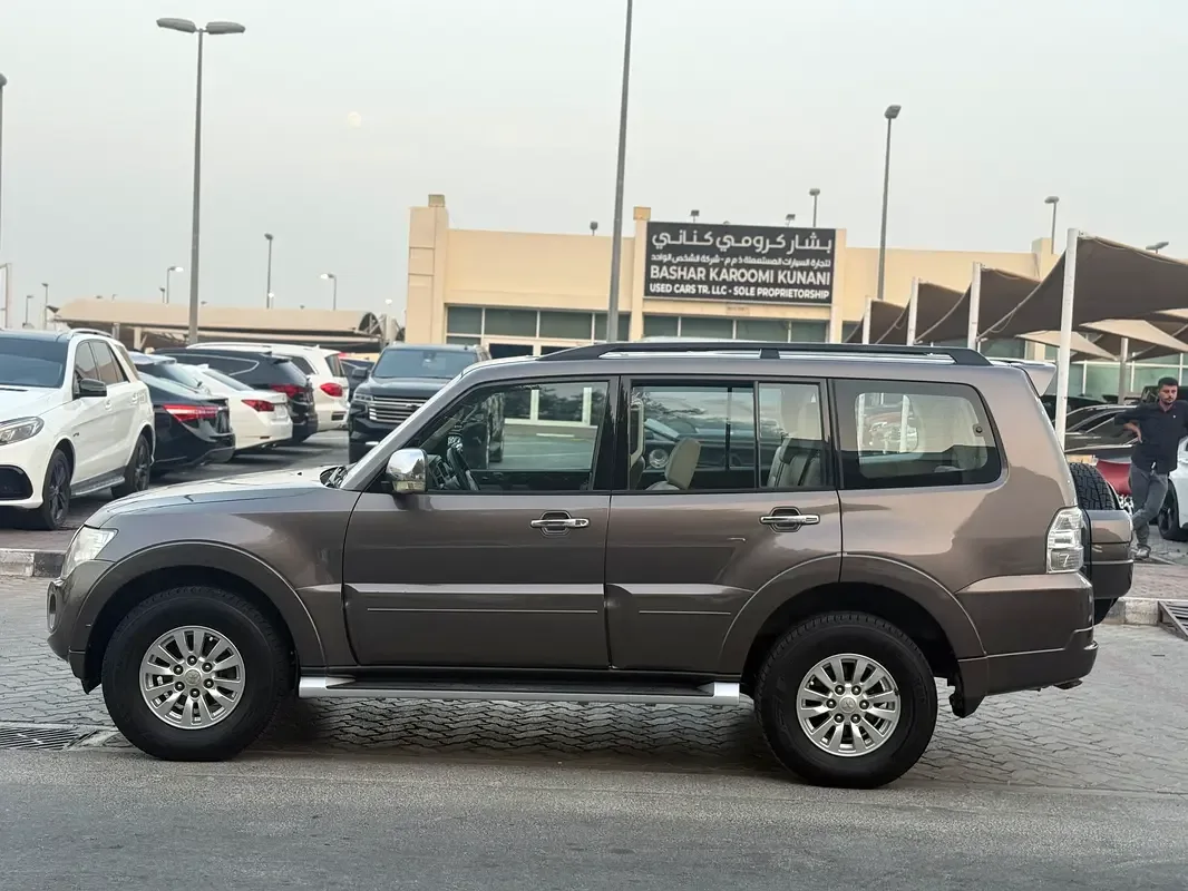 Mitsubishi Pajero 3.8 AT (243 حصان) - 9