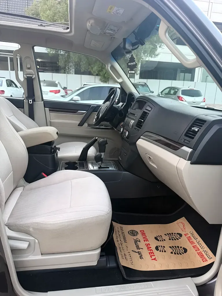 Mitsubishi Pajero 3.8 AT (243 حصان) - 12