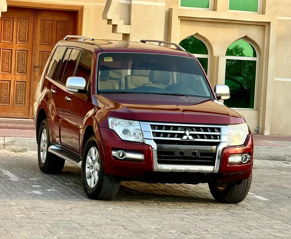 Mitsubishi Pajero 3.8 AT (243 hp)