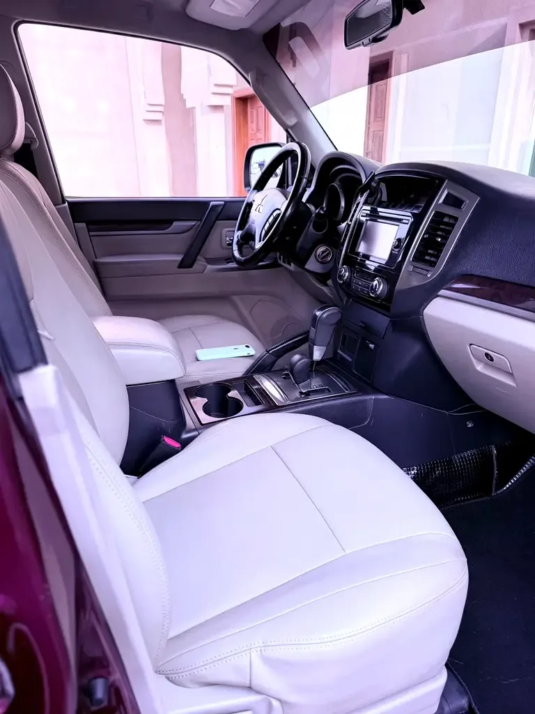 Mitsubishi Pajero 3.8 AT (243 hp) - 9