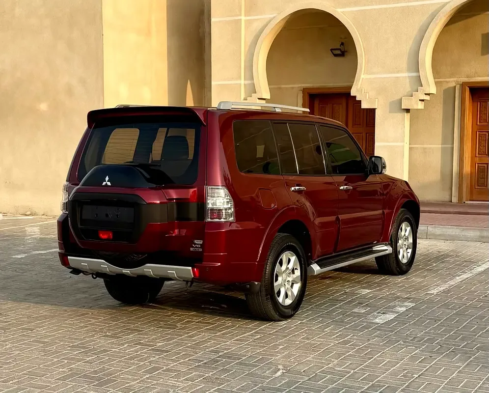 Mitsubishi Pajero 3.8 AT (243 hp) - 11