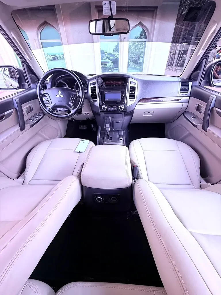 Mitsubishi Pajero 3.8 AT (243 hp) - 8