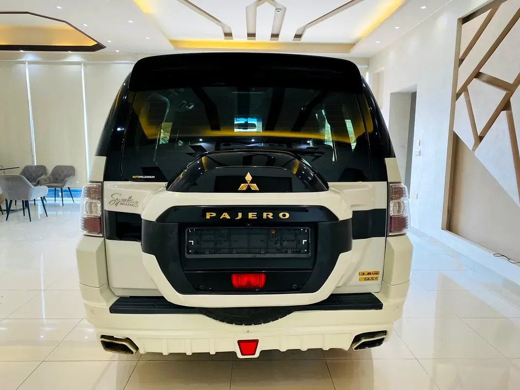 Mitsubishi Pajero 3.8 AT (243 حصان) - 6