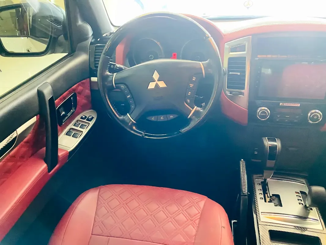 Mitsubishi Pajero 3.8 AT (243 حصان) - 12