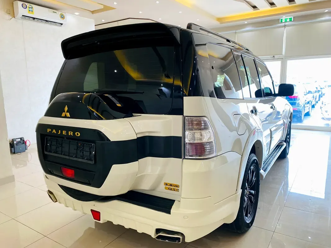 Mitsubishi Pajero 3.8 AT (243 حصان) - 10