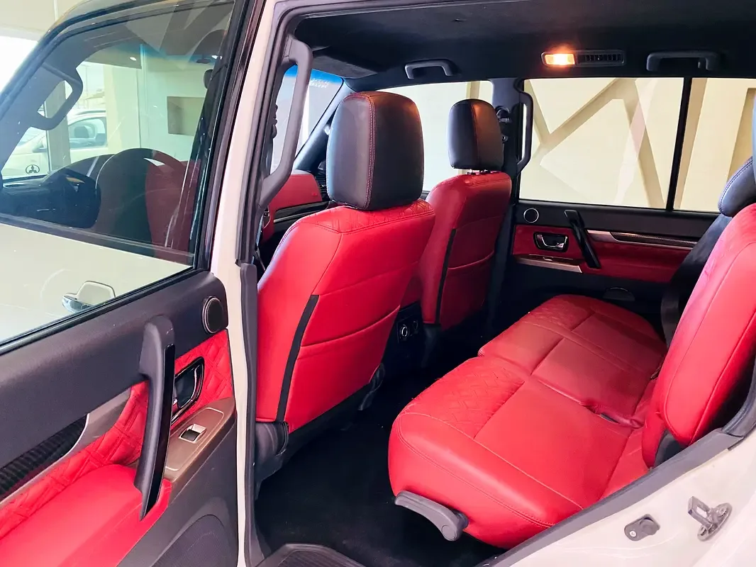 Mitsubishi Pajero 3.8 AT (243 حصان) - 17