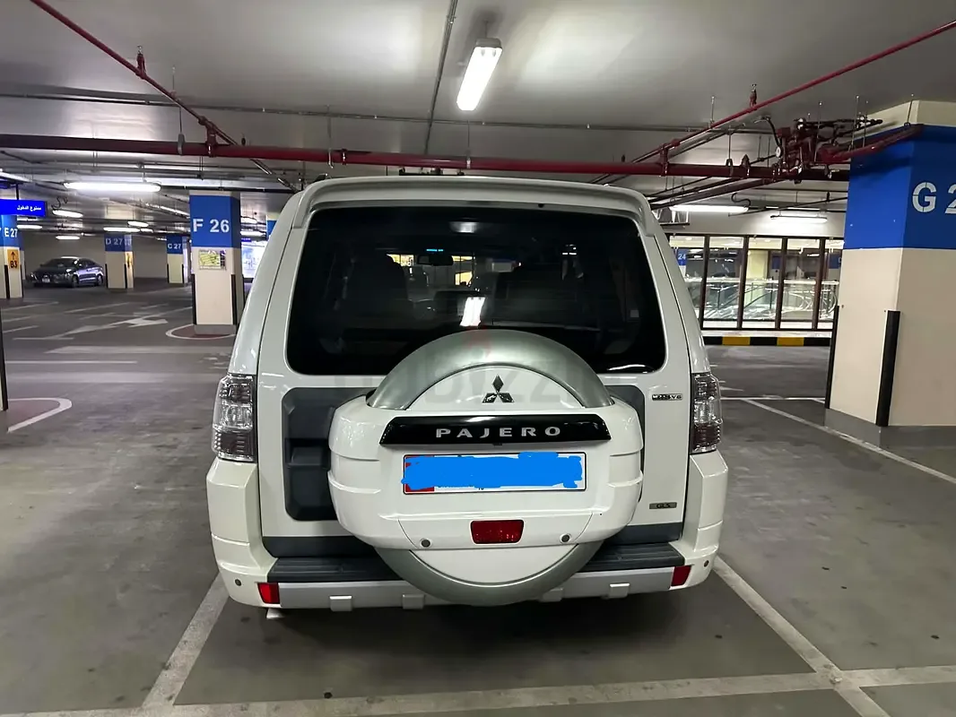 Mitsubishi Pajero 3.8 AT (243 حصان) - 3
