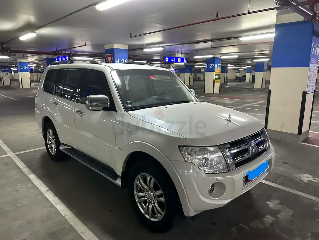 Mitsubishi Pajero 3.8 AT (243 hp)
