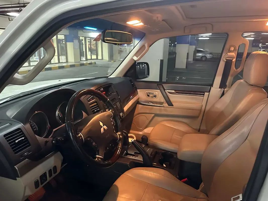 Mitsubishi Pajero 3.8 AT (243 حصان) - 12