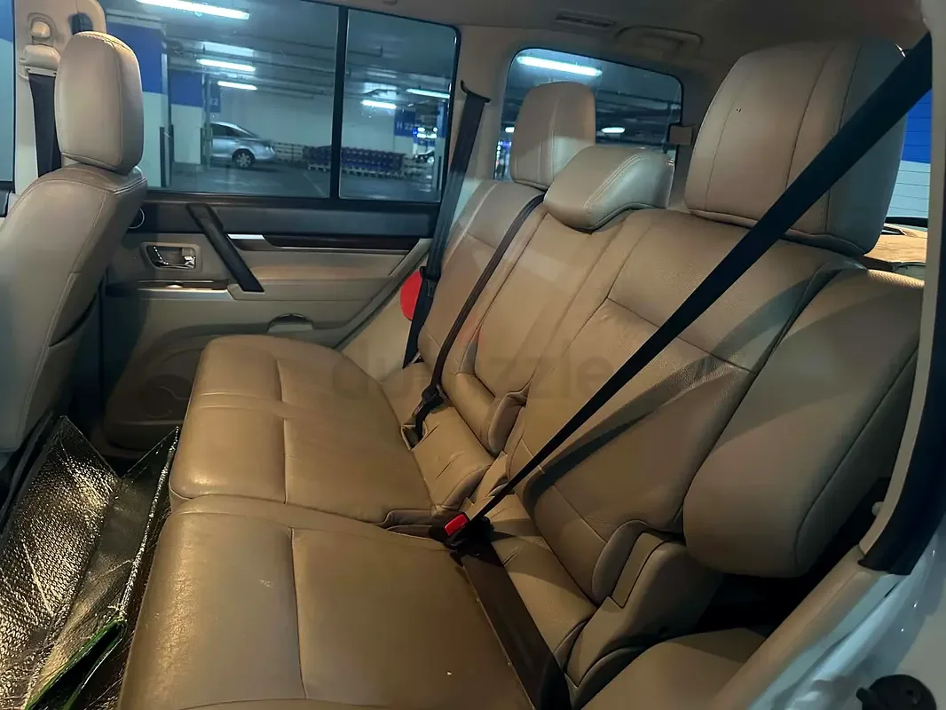 Mitsubishi Pajero 3.8 AT (243 حصان) - 13