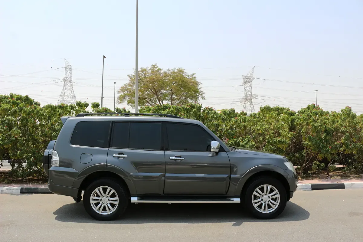 Mitsubishi Pajero 3.8 AT (243 hp) - 4