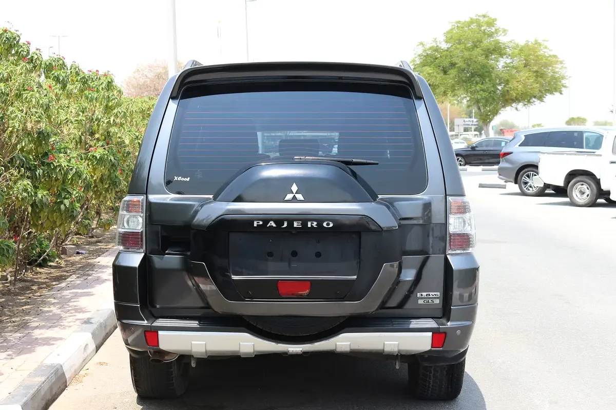 Mitsubishi Pajero 3.8 AT (243 hp) - 5