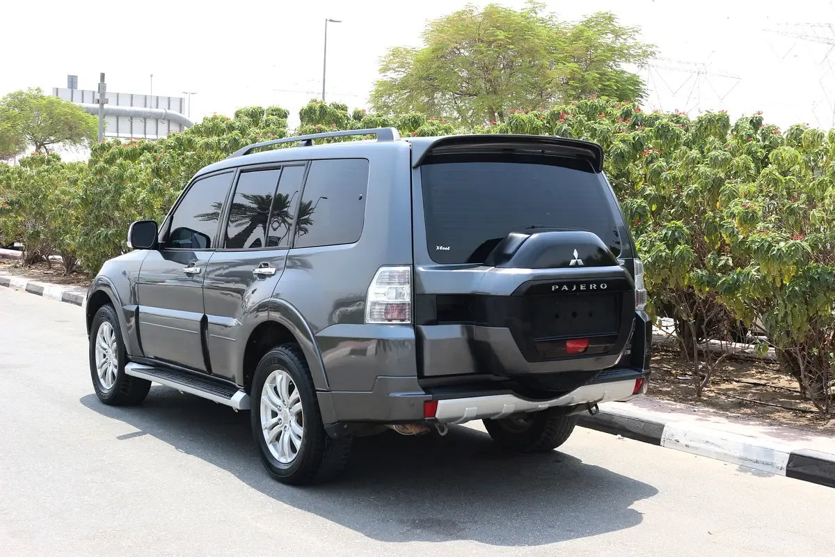 Mitsubishi Pajero 3.8 AT (243 hp) - 6