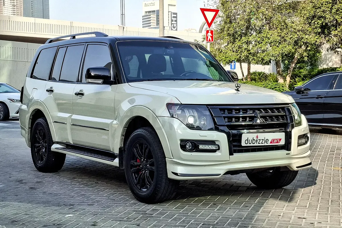Mitsubishi Pajero 3.8 AT (243 hp)