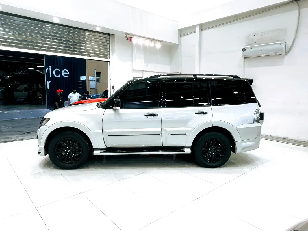 Mitsubishi Pajero 3.8 AT (243 hp) - 4