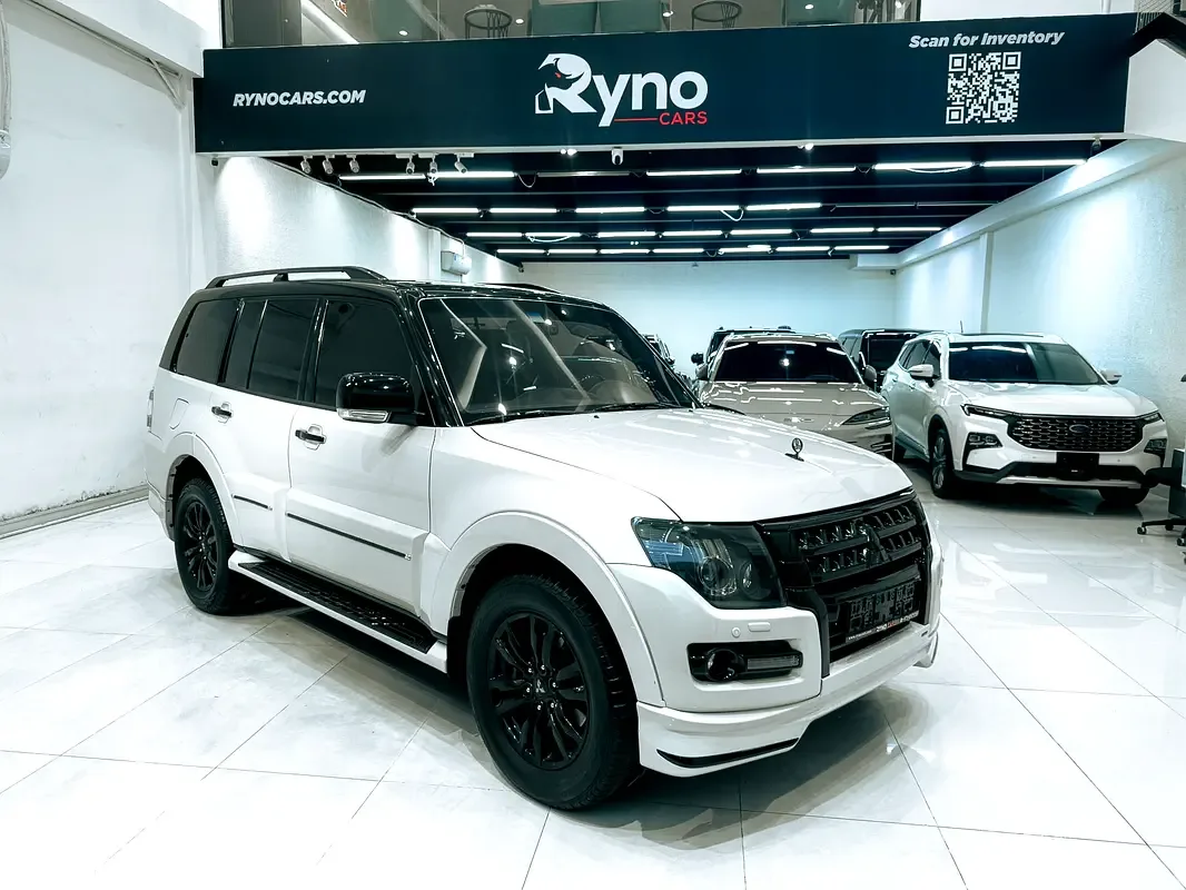 Mitsubishi Pajero 3.8 AT (243 hp)