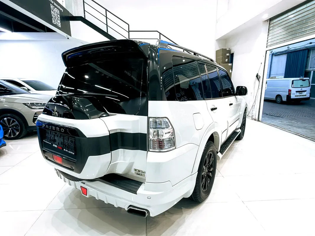 Mitsubishi Pajero 3.8 AT (243 hp) - 5