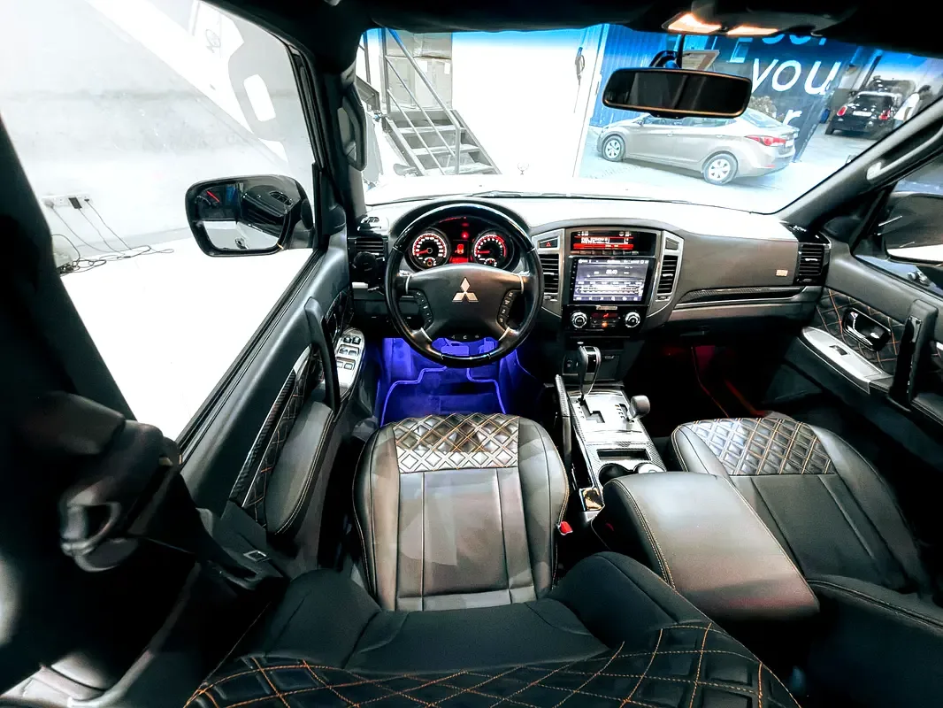 Mitsubishi Pajero 3.8 AT (243 hp) - 8