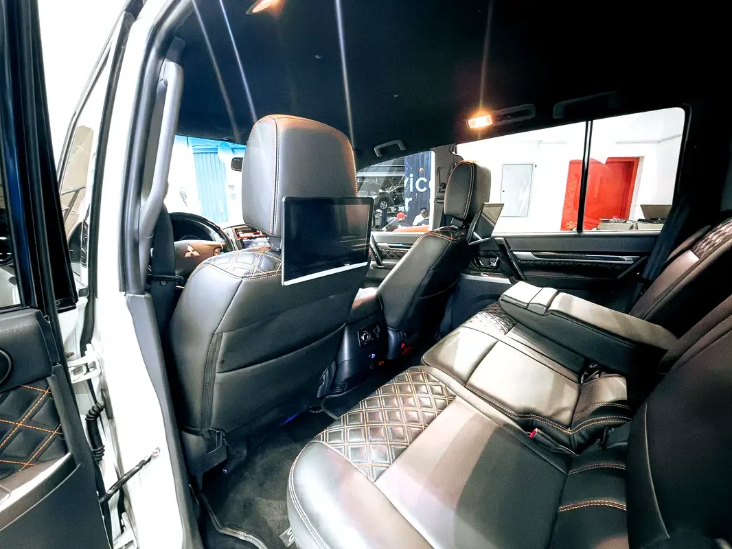 Mitsubishi Pajero 3.8 AT (243 hp) - 11
