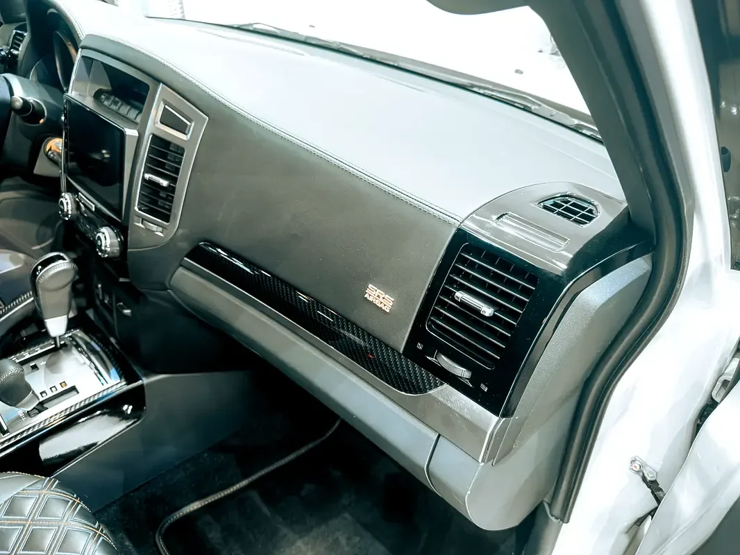 Mitsubishi Pajero 3.8 AT (243 hp) - 16