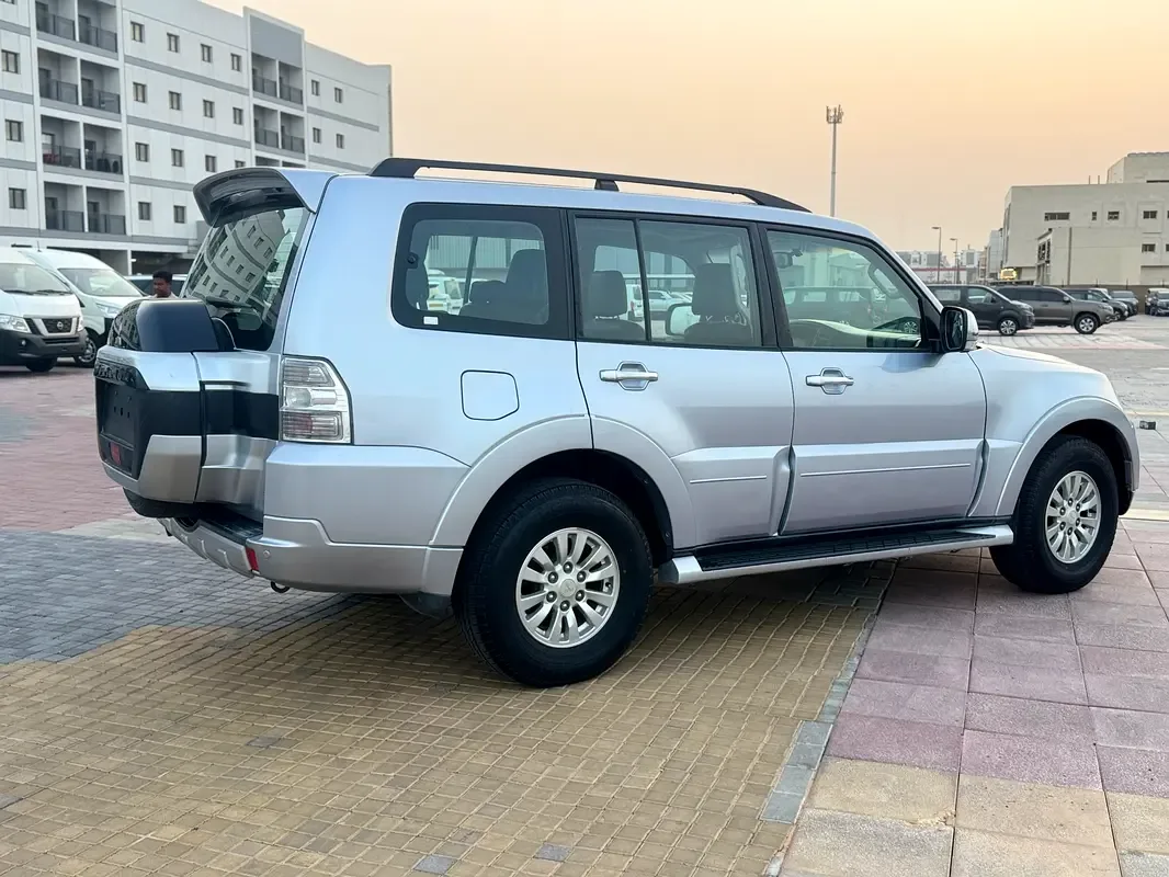 Mitsubishi Pajero 3.8 AT (243 حصان) - 4