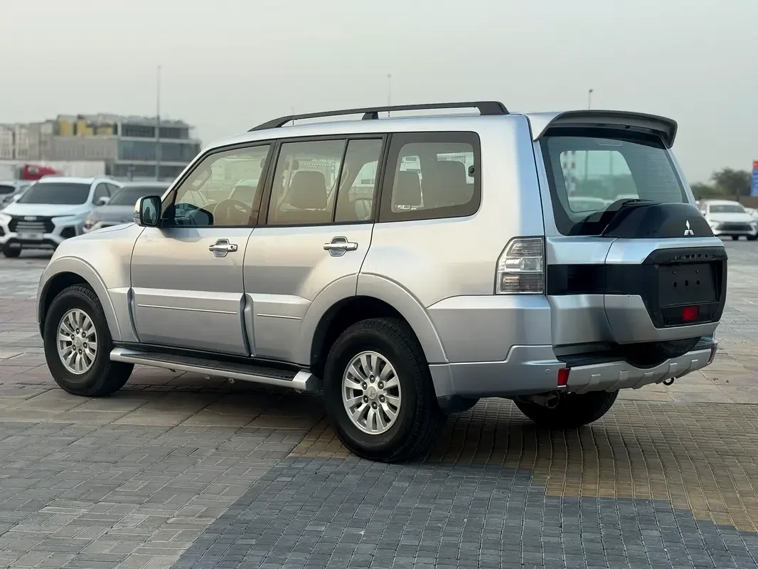Mitsubishi Pajero 3.8 AT (243 حصان) - 5
