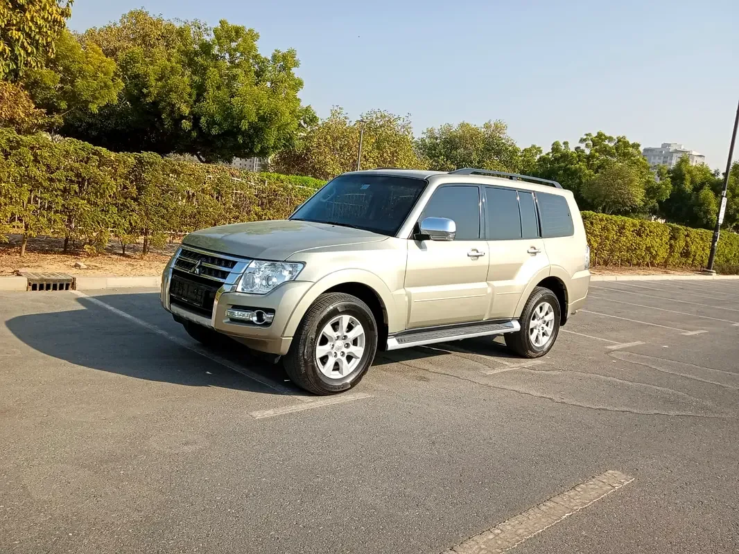 Mitsubishi Pajero 3.8 AT (243 hp) - 3