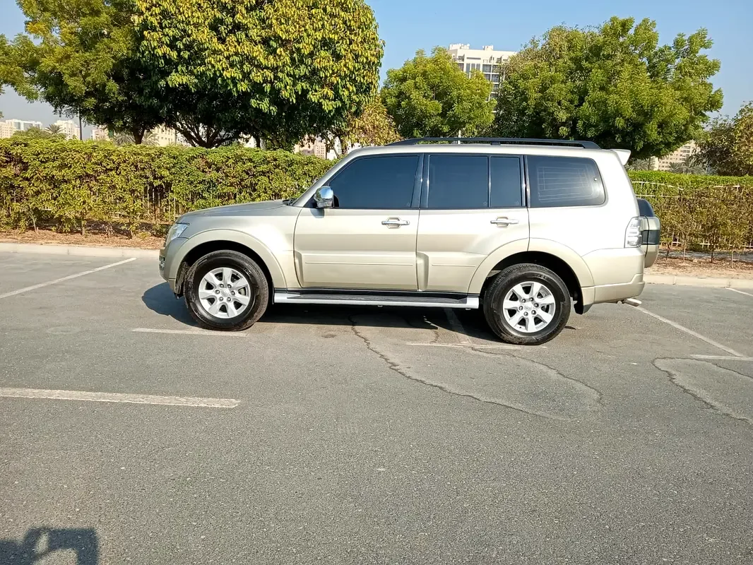 Mitsubishi Pajero 3.8 AT (243 hp) - 2