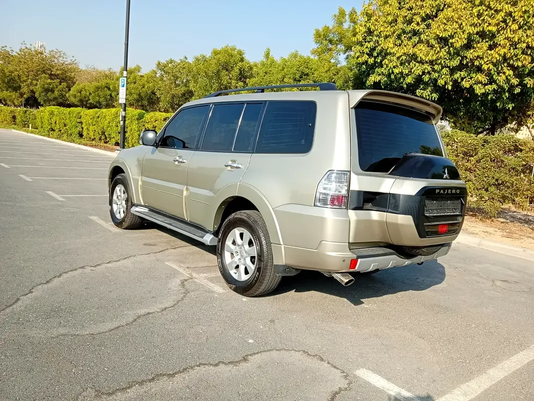 Mitsubishi Pajero 3.8 AT (243 hp) - 6