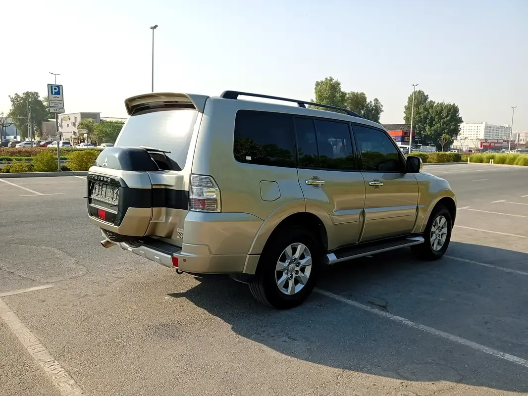 Mitsubishi Pajero 3.8 AT (243 hp) - 7